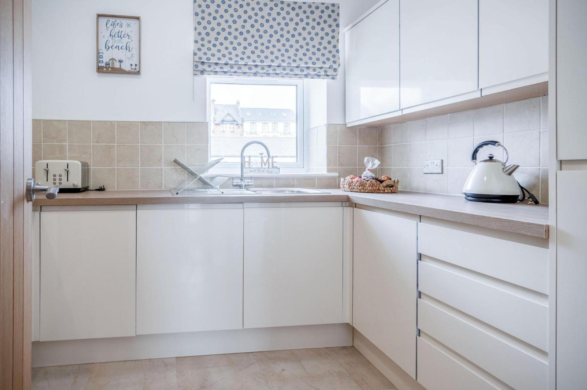 Beach Haven Hideout - 2 Bedroom - Milford Haven Buitenkant foto