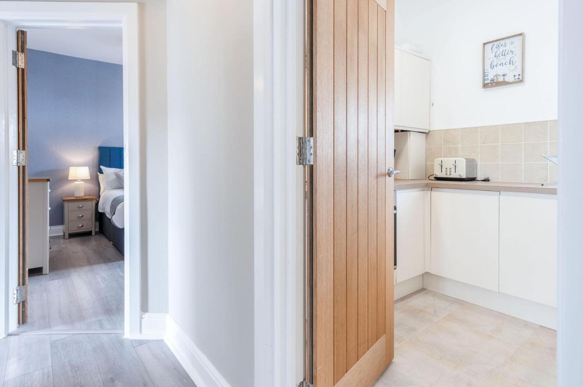 Beach Haven Hideout - 2 Bedroom - Milford Haven Buitenkant foto
