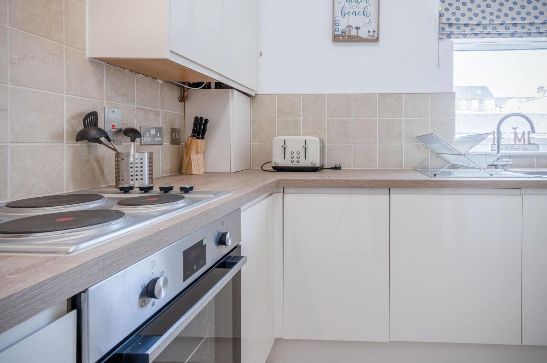 Beach Haven Hideout - 2 Bedroom - Milford Haven Buitenkant foto