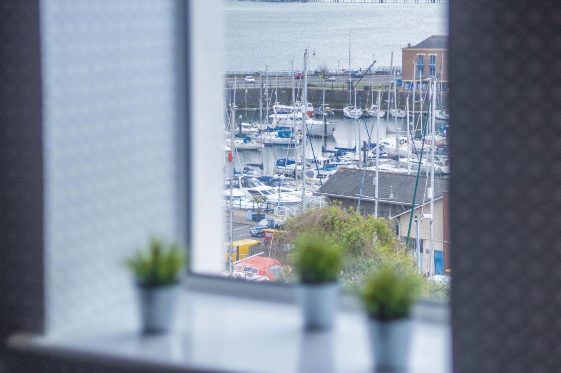 Beach Haven Hideout - 2 Bedroom - Milford Haven Buitenkant foto