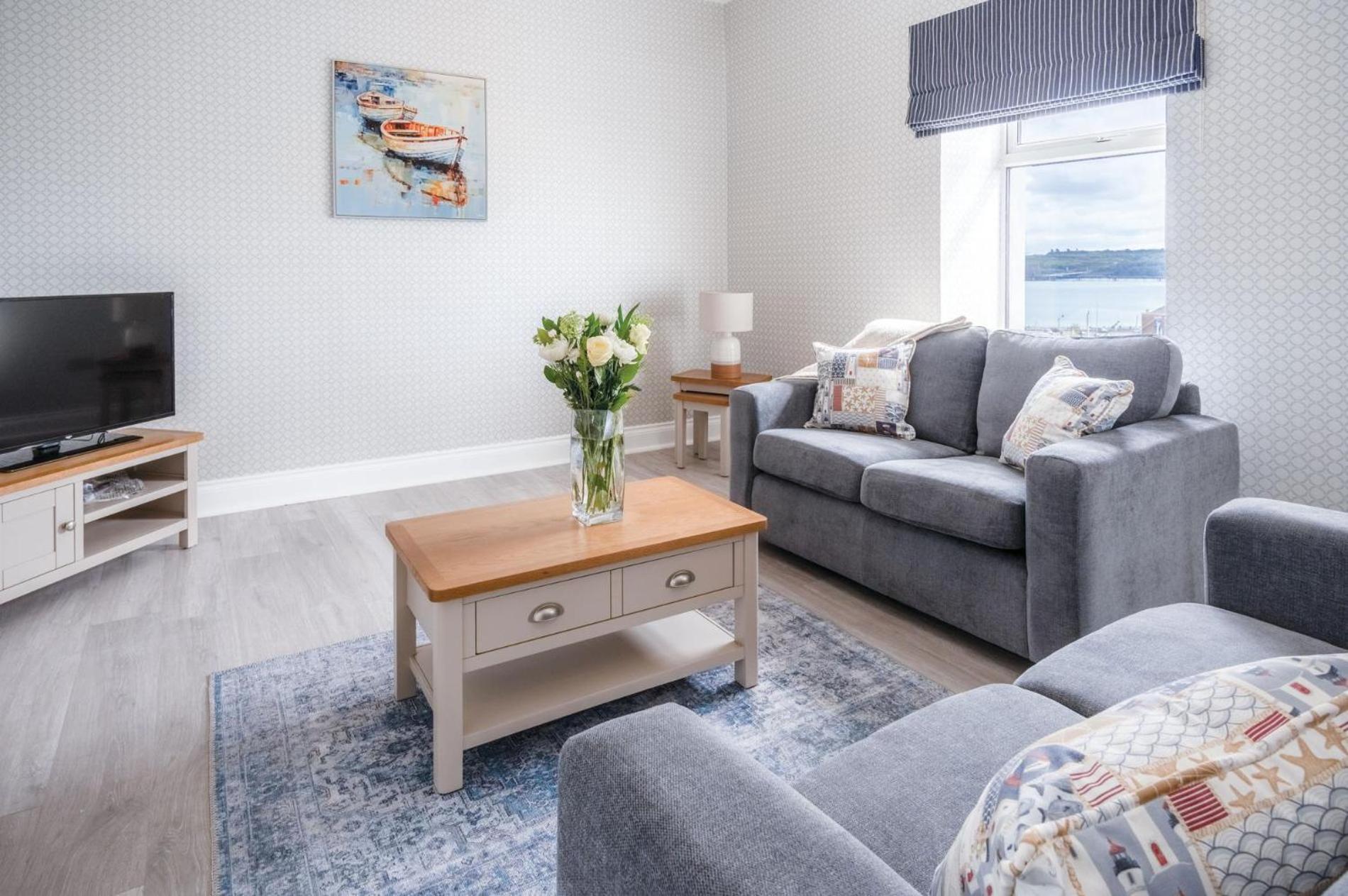 Beach Haven Hideout - 2 Bedroom - Milford Haven Buitenkant foto